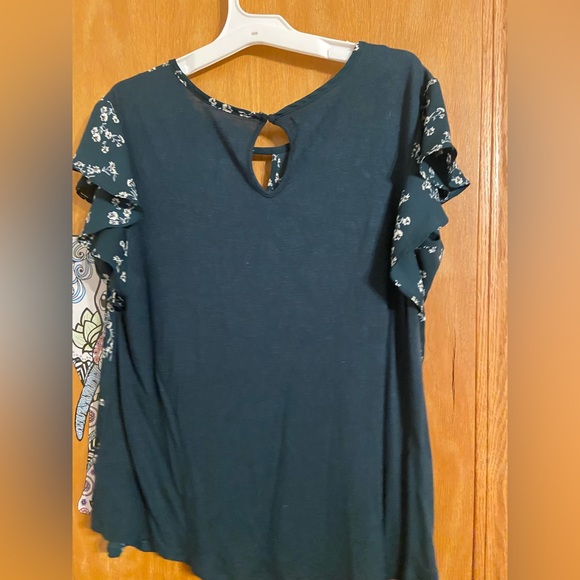 Selling a Maurices blouse! - Picture 2 of 3